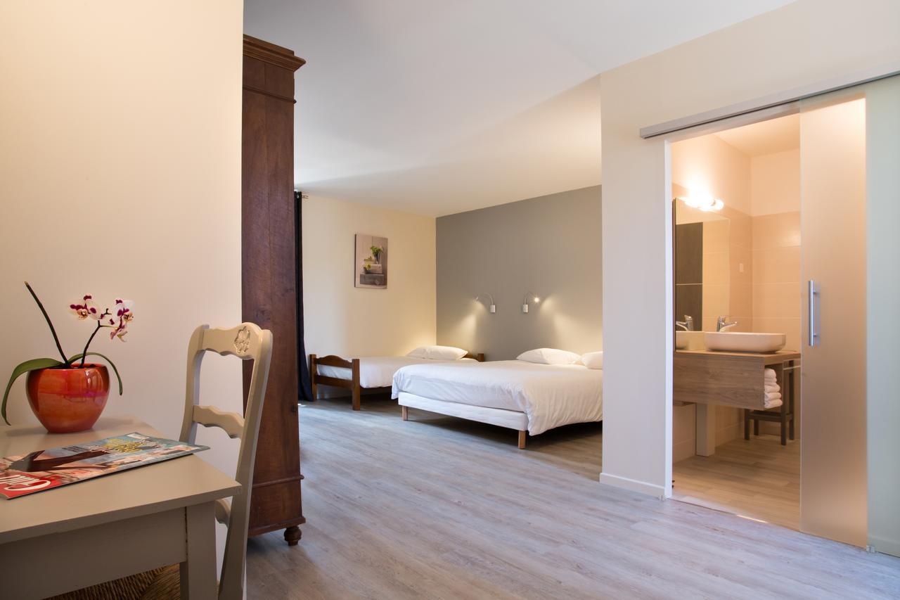 Hotel Restaurant Le Sully Saint-Saud-Lacoussiere ภายนอก รูปภาพ